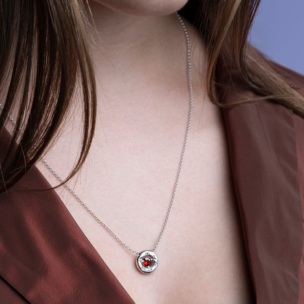 Colgante en plata con granate
