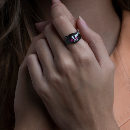Anillo de gato con rubies plata