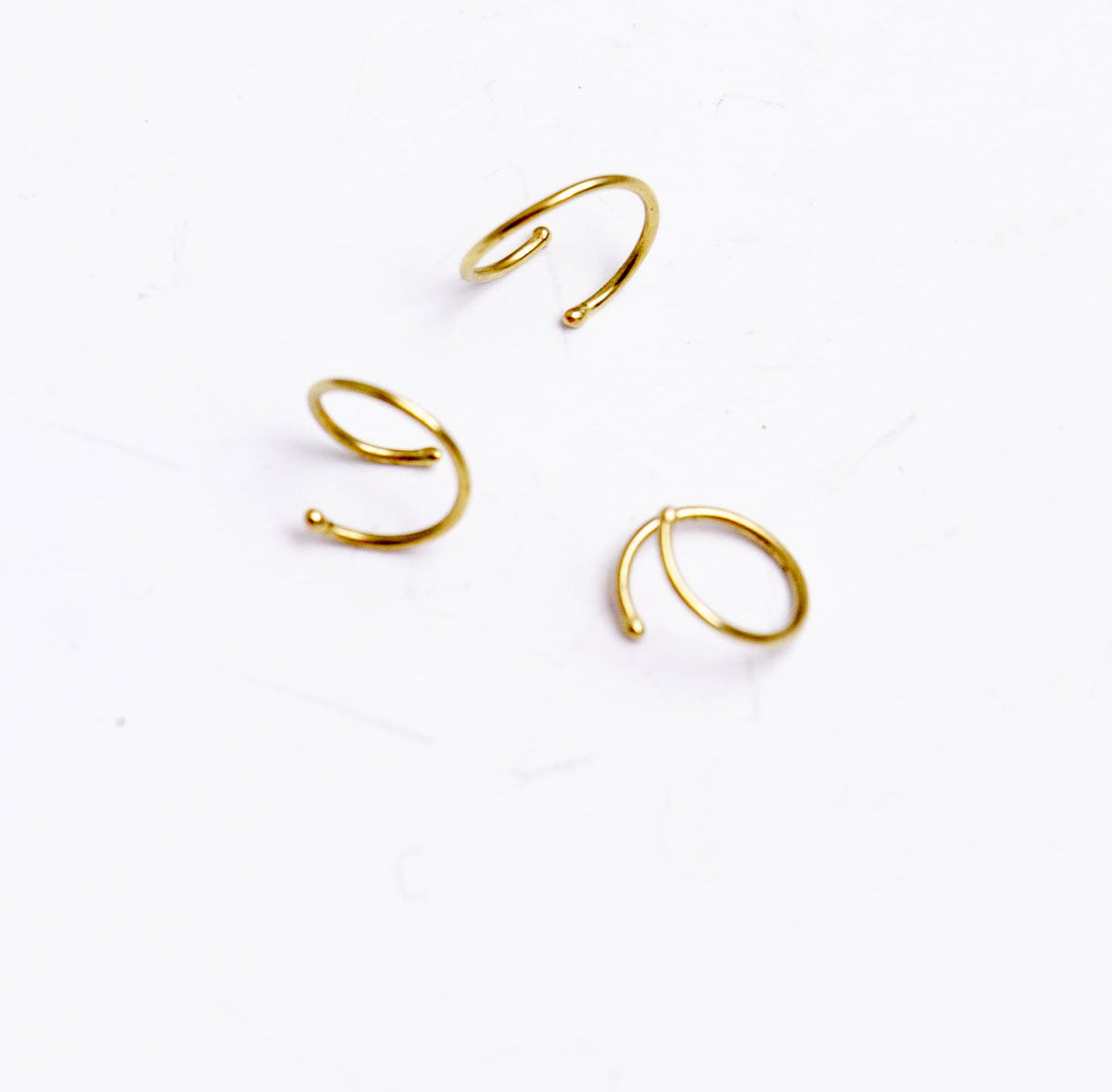 Pendientes de oro pequeños